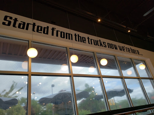 Shopping Mall «Argyle Square Shopping Center», reviews and photos, 8315 SW Jack Burns Blvd, Wilsonville, OR 97070, USA