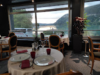 Atmosphère du Hôtel restaurant L'Embarcadère à Nantua - n°3