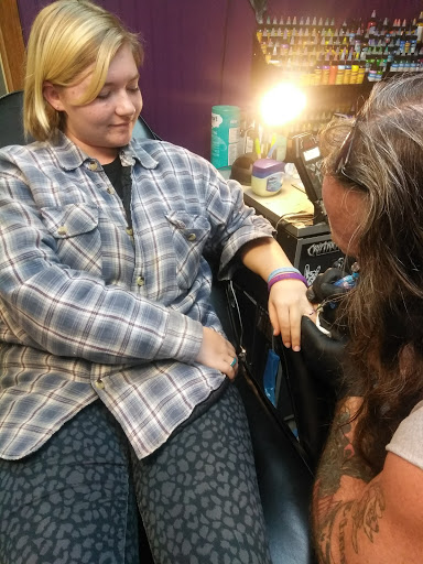 Tattoo Shop «Mr. Grimms Tattoo Emporium», reviews and photos, 4294 Liberty Ave, Vermilion, OH 44089, USA