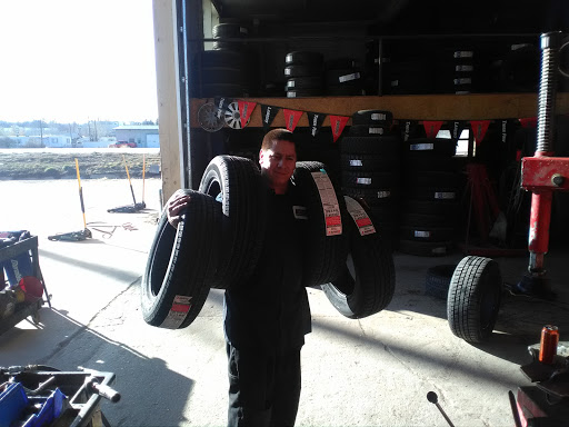 Auto Repair Shop «Discount Tire & Service of Greeley», reviews and photos, 120 18th St, Greeley, CO 80631, USA