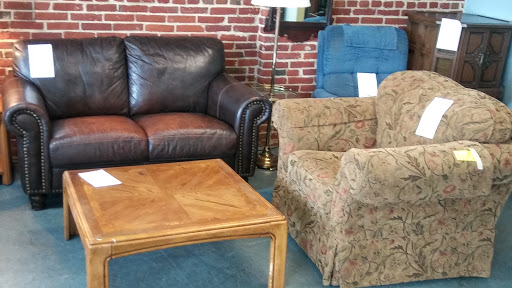 Used Furniture Store «Re-Source york Indoor Yardsale», reviews and photos, 405 Carlisle Ave, York, PA 17404, USA