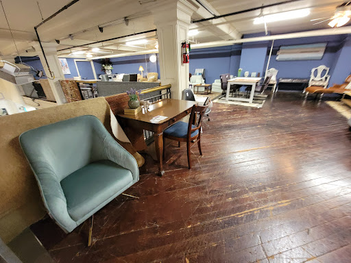 Furniture Store «What’s New? Furniture», reviews and photos, 439 SE Grand Ave, Portland, OR 97214, USA