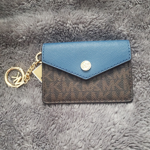 Fashion Accessories Store «Michael Kors», reviews and photos, 348 Nut Tree Rd #348, Vacaville, CA 95687, USA