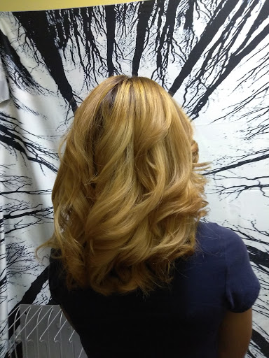 Hair Salon «Hot Headz Salon», reviews and photos, 692 W Montrose St, Clermont, FL 34711, USA