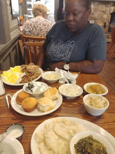 American Restaurant «Cracker Barrel Old Country Store», reviews and photos, 2255 E Sharon Rd, Sharonville, OH 45241, USA