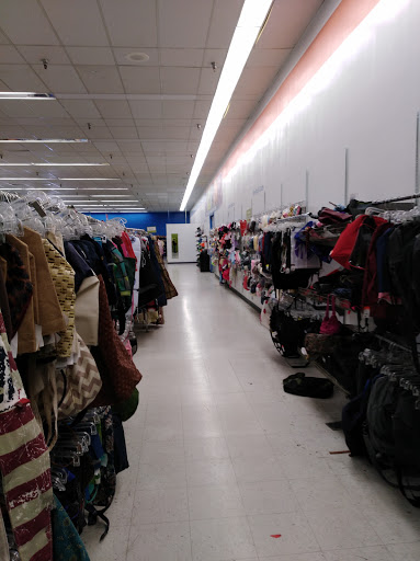 Thrift Store «Guadalupe & Dobson Goodwill Retail Store & Donation Center», reviews and photos, 2039 W Guadalupe Rd, Mesa, AZ 85202, USA