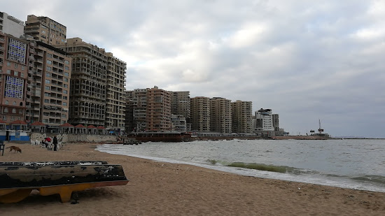 Saraya Public Beach