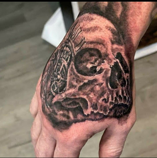 Explore hawaiian flower tattoo ideas, creative tattoo ideas in Brandenburg, available at Envious Ink Studio