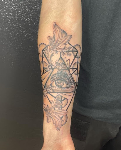 Tattoo Shop «High Priestess Piercing & Tattoo», reviews and photos, 525 E 13th Ave, Eugene, OR 97401, USA