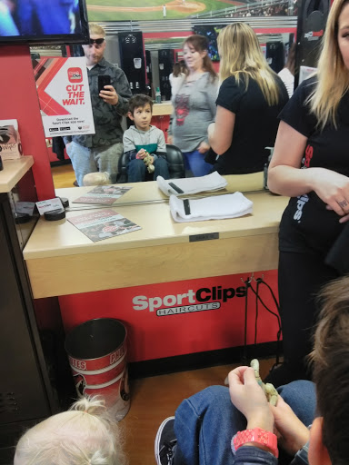 Hair Salon «Sport Clips Haircuts of Kingman», reviews and photos, 3880 Stockton Hill Rd #105, Kingman, AZ 86409, USA