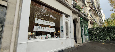 Grand Magasin - Cécile Kilt à Paris