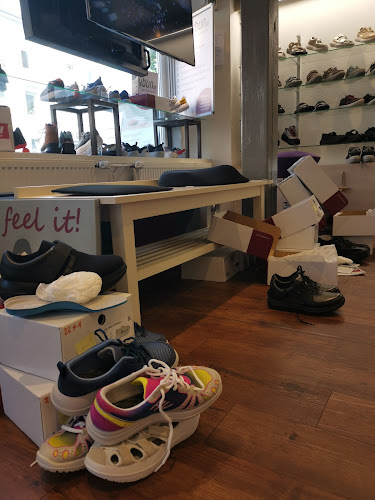 BRIEGEL BEWEGT (kyBoot Shop Konstanz) - Schuhgeschäft