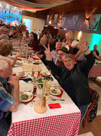 Atmosphère du Restaurant de spécialités alsaciennes Brasserie-Hotel-Restaurant le Scharrach à Scharrachbergheim-Irmstett - n°15