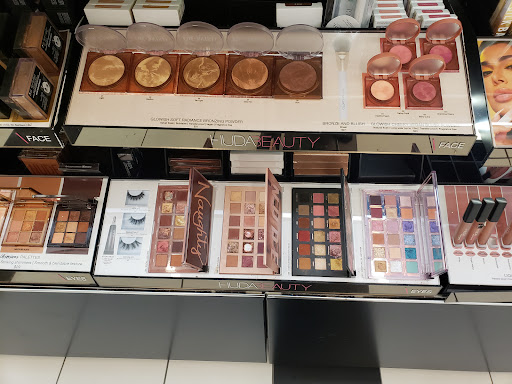 Cosmetics Store «Sephora», reviews and photos, 2500 N Mayfair Rd Ste 120-121, Wauwatosa, WI 53226, USA