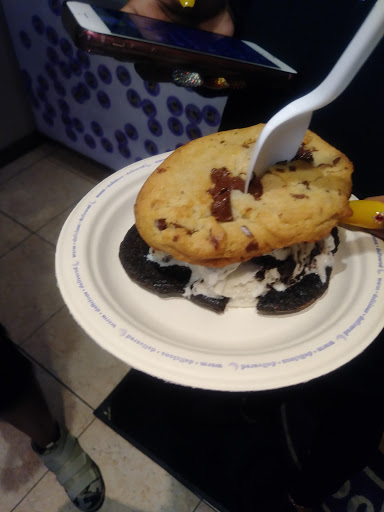 Cookie Shop «Insomnia Cookies», reviews and photos, 1227 Washington Ave, Miami Beach, FL 33139, USA