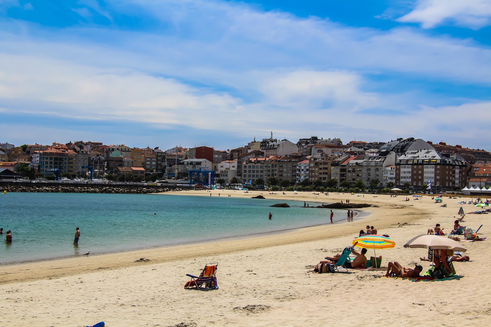 Foto av Baltar beach med fin vit sand yta