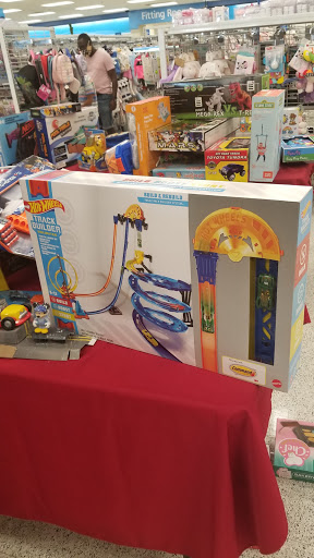 Clothing Store «Ross Dress for Less», reviews and photos, 1219 N Fry Rd, Katy, TX 77449, USA