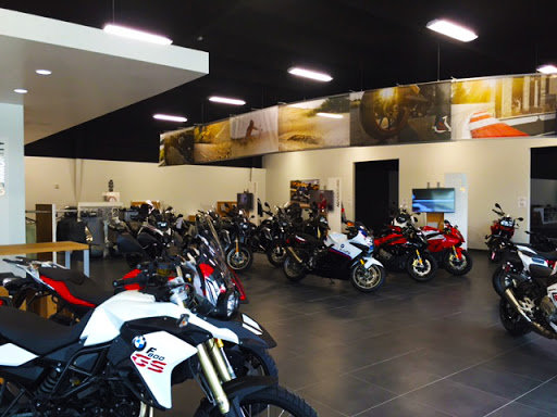 Motorcycle Dealer «BMW, Indian, and Slingshot Woodlands», reviews and photos, 198 Ed English Dr, Shenandoah, TX 77385, USA