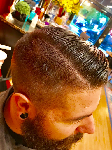 Hair Salon «Hair Razors», reviews and photos, 509 E Maxwell St, Lexington, KY 40502, USA