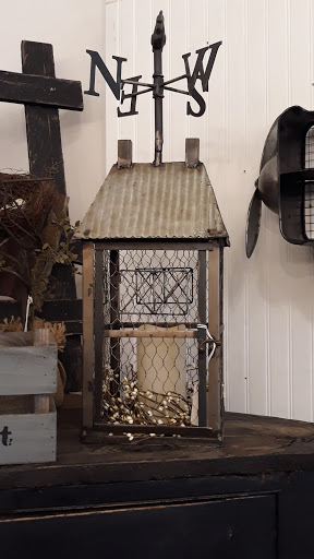 Antique Store «Logan Village Mall», reviews and photos, 977 Logan St, Noblesville, IN 46060, USA