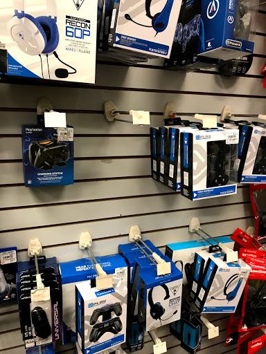 Video Game Store «GameStop», reviews and photos, 3112 Queens Chapel Rd #129, Hyattsville, MD 20782, USA