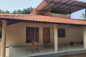 Rathna Estates and Home Stay image