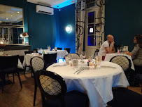 Atmosphère du Restaurant La Villa Loubésienne à Saint-Loubès - n°16