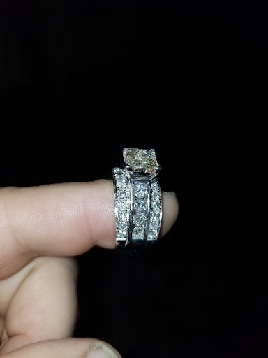 Jewelry Store «Jared The Galleria of Jewelry», reviews and photos, 8522 E 71st St, Tulsa, OK 74133, USA