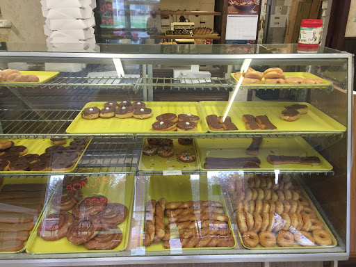Donut Shop «Fluffy Fresh Donuts», reviews and photos, 10123 State Line Rd, Kansas City, MO 64114, USA