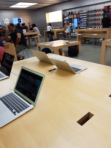 Computer Store «Apple Stonebriar», reviews and photos, 2601 Preston Rd, Frisco, TX 75034, USA