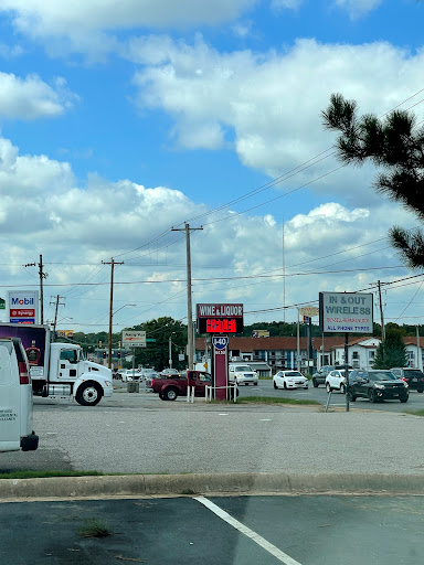 Liquor Store «I-40 Liquor Store», reviews and photos, 6153 Macon Rd, Memphis, TN 38134, USA