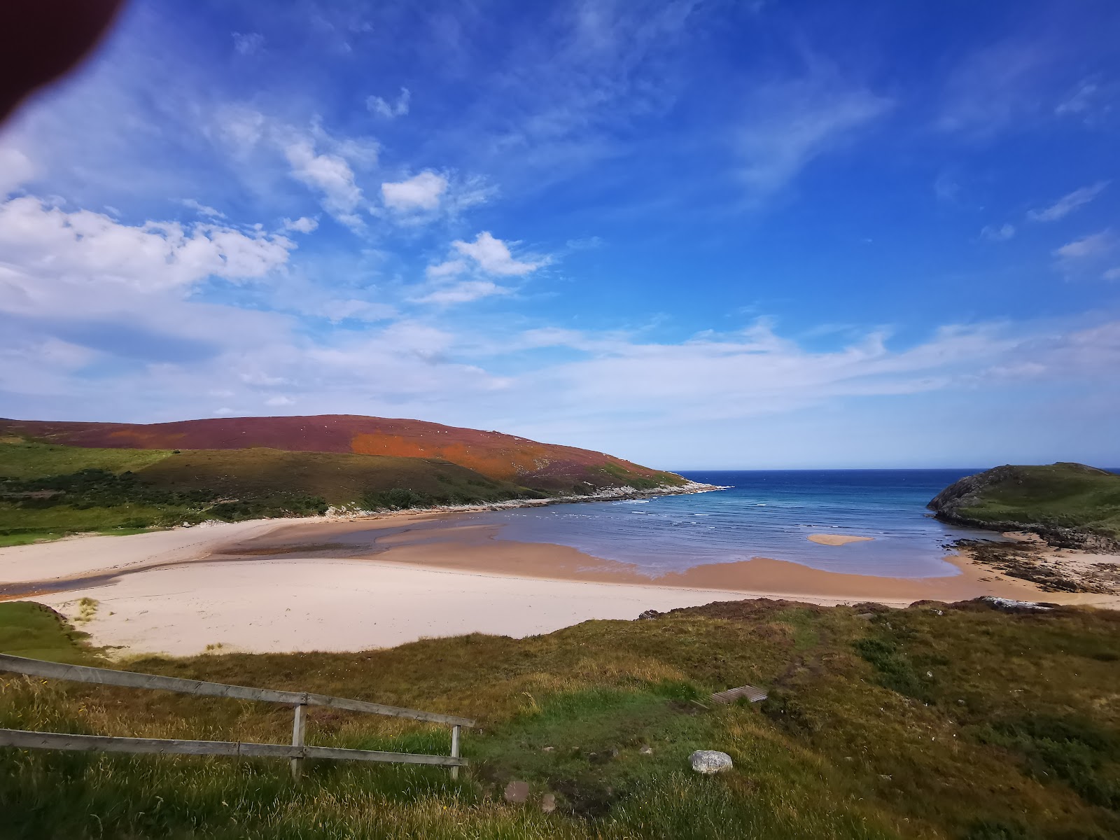 Foto af Achininiver Beach med rummelig bugt