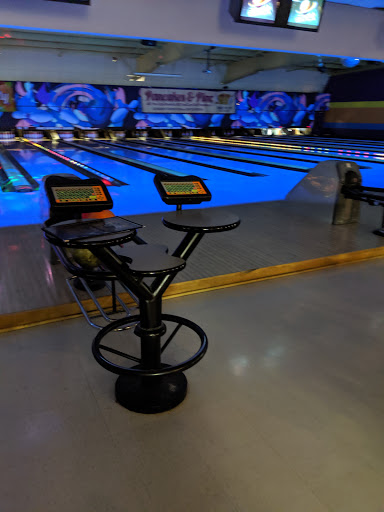 Bowling Alley «Pinz Bowling Center», reviews and photos, 700 N Lafayette St, South Lyon, MI 48178, USA