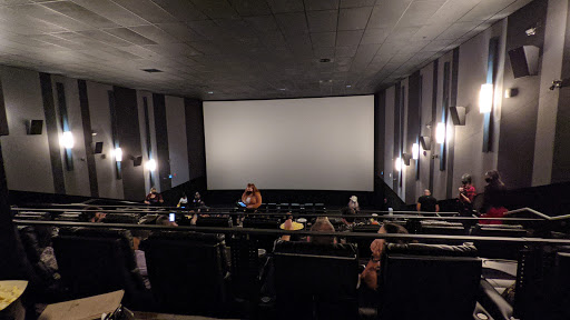 Cinemas with sofas in Calgary