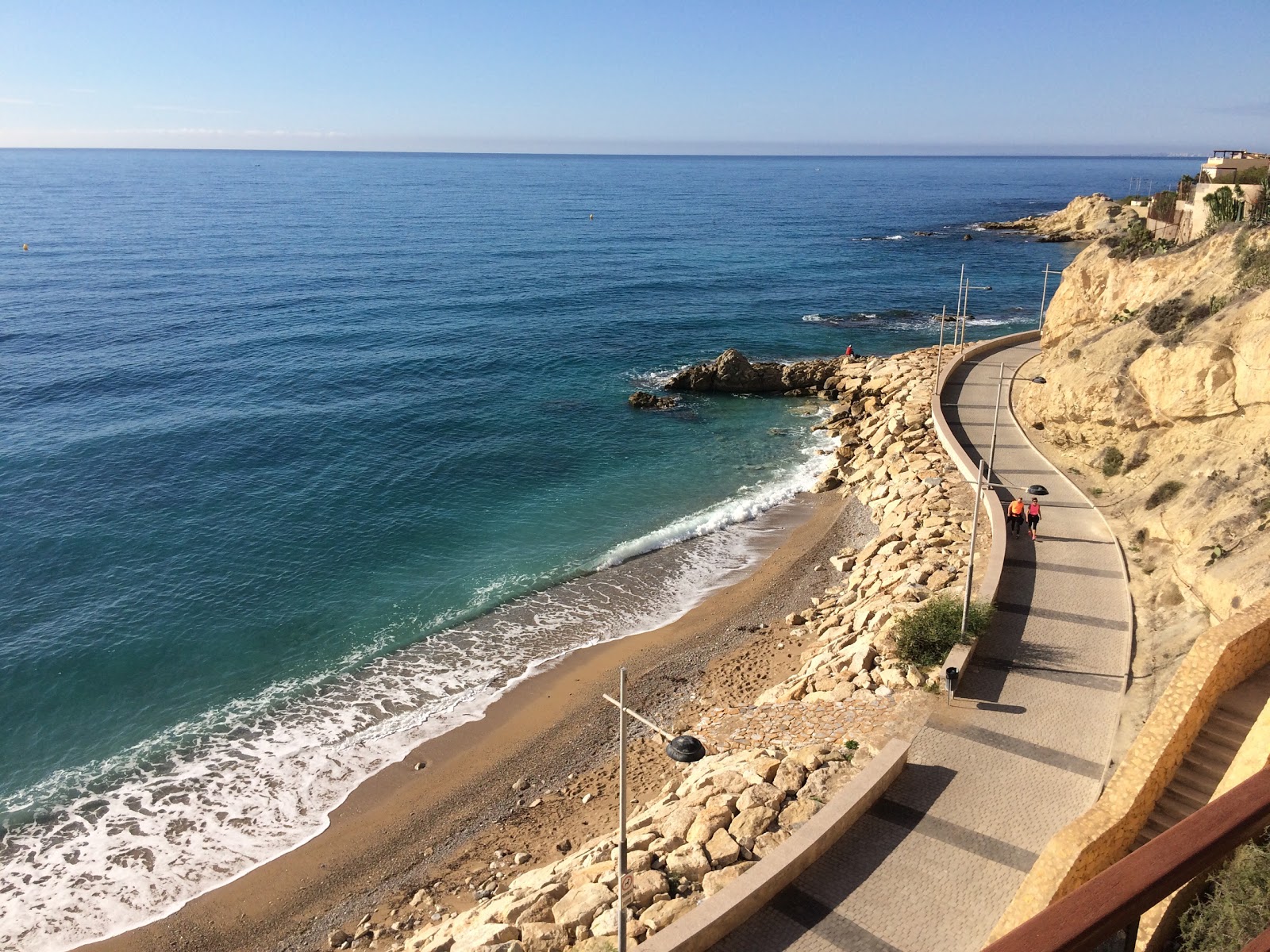 Foto di Platja dels Estudiantes con una superficie del sabbia marrone