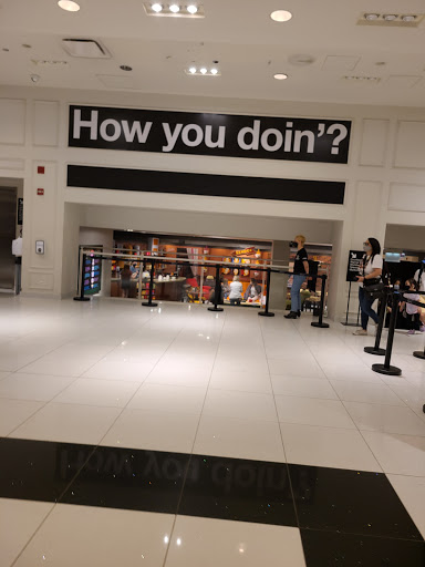 Shopping Mall «The Shops at North Bridge», reviews and photos, 520 N Michigan Ave, Chicago, IL 60611, USA