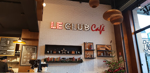 Le Club Café