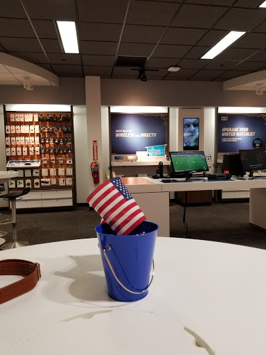 Cell Phone Store «AT&T», reviews and photos, 2224 E Williams Field Rd #105, Gilbert, AZ 85295, USA