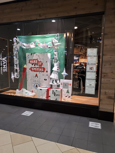 Shoe Store «Vans», reviews and photos, 14200 E Alameda Ave #1015a, Aurora, CO 80012, USA