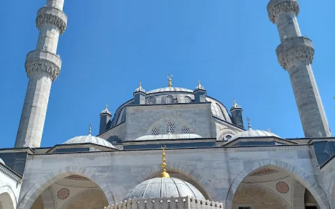 Vâlide-İ Cedid Camii image