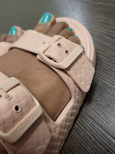 Shoe Store «SKECHERS Factory Outlet», reviews and photos, 1201 Airport Fwy #185, Euless, TX 76040, USA