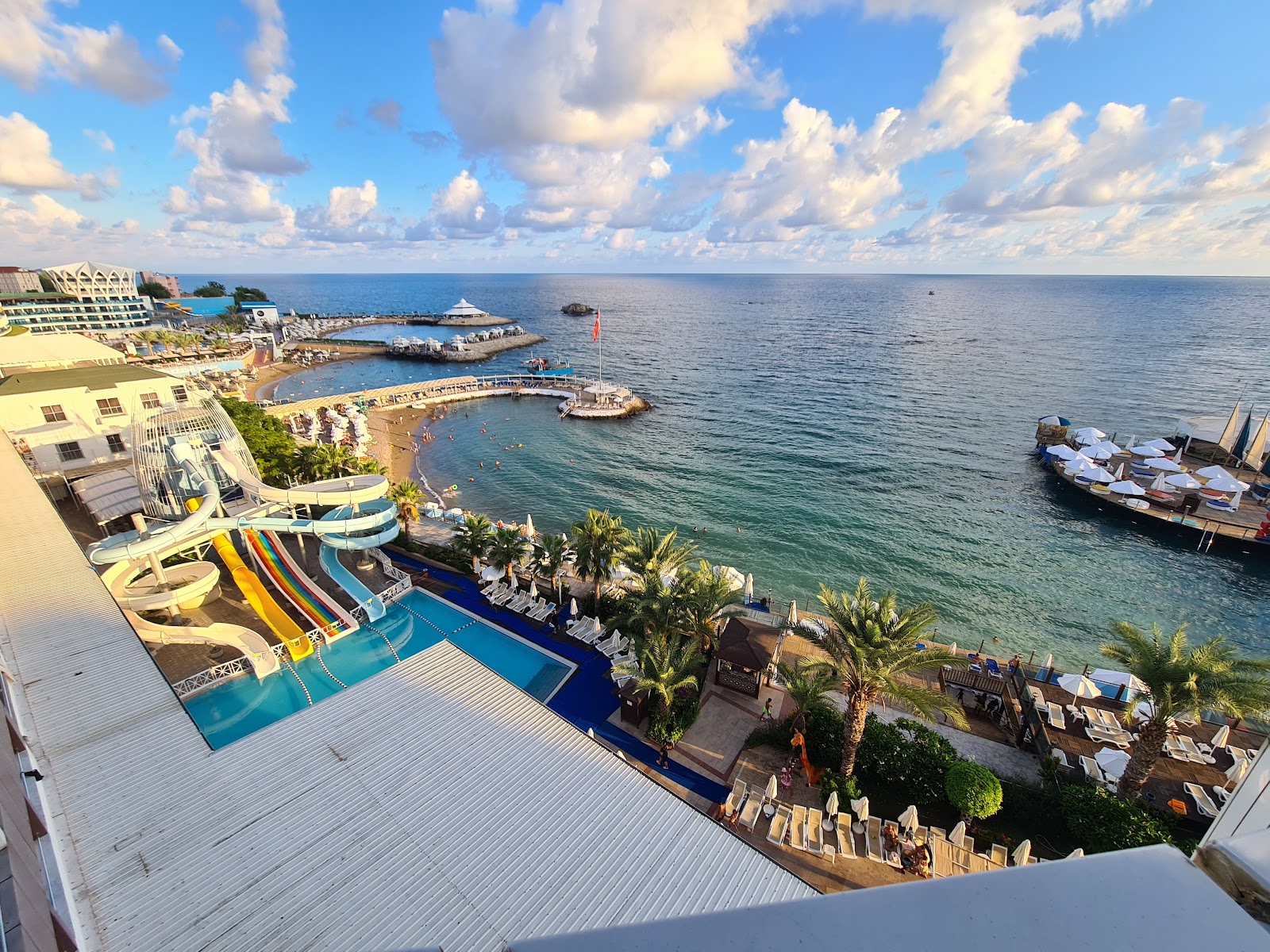 Foto von Orange County Alanya Beach mit beiger sand Oberfläche