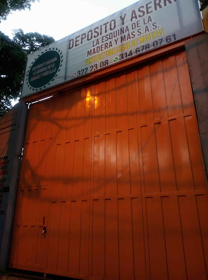 Deposito y aserrío la esquina de la madera