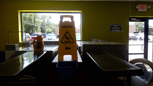 Laundromat «St. Clair Shores Electrolux Express Coin Laundromat», reviews and photos, 27520 Harper Ave, St Clair Shores, MI 48081, USA