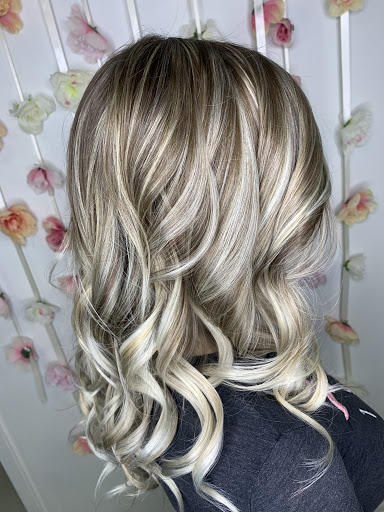 Hair Salon «Sheves Salon», reviews and photos, 106 E Cedar St, Seguin, TX 78155, USA