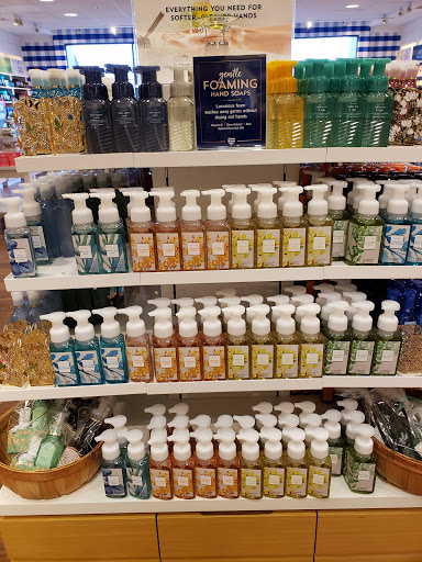 Beauty Supply Store «Bath & Body Works», reviews and photos, 2787 E Bidwell St, Folsom, CA 95630, USA