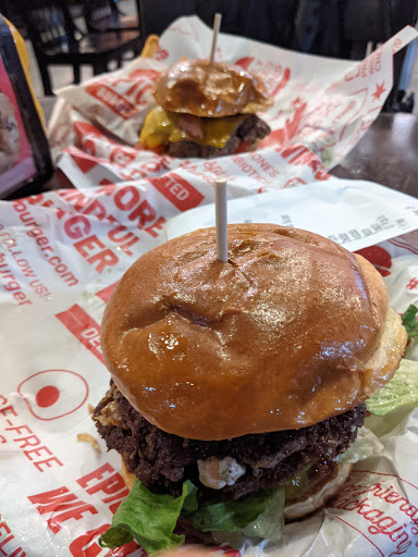 Shopping Mall «North & Sheffield Commons», reviews and photos, 1000 W North Ave, Chicago, IL 60642, USA