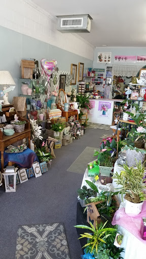 Florist «SHEILA`S COUNTRY ROSE FLORIST», reviews and photos, 835 C St Suite 190, Galt, CA 95632, USA