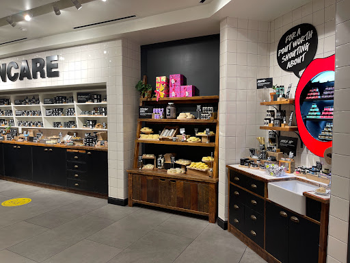 Cosmetics Store «Lush Cosmetics», reviews and photos, 2800 W Big Beaver Rd # 232, Troy, MI 48084, USA