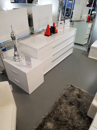 Furniture Store «Modern Furniture Store Fort Lauderdale Modani», reviews and photos, 3661 N Federal Hwy, Fort Lauderdale, FL 33308, USA